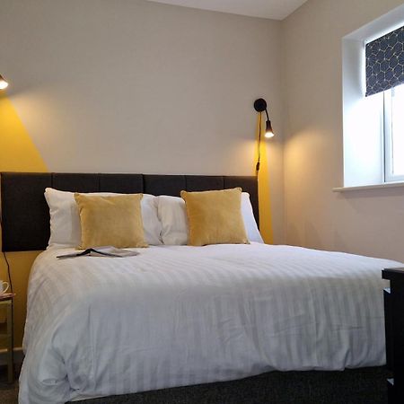 Apartment Three - Free Private Car Park - Sleeps 6 - 3 Shower Rooms - By Ocean City Retreats Plymouth Exteriör bild