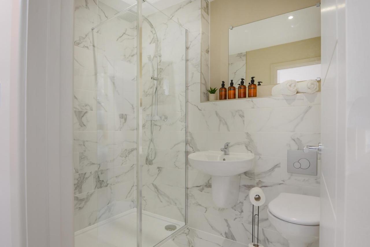 Apartment Three - Free Private Car Park - Sleeps 6 - 3 Shower Rooms - By Ocean City Retreats Plymouth Exteriör bild