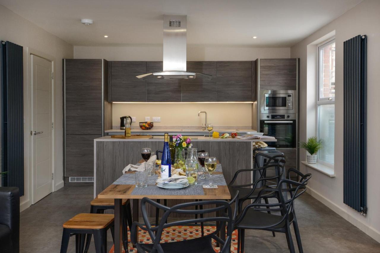 Apartment Three - Free Private Car Park - Sleeps 6 - 3 Shower Rooms - By Ocean City Retreats Plymouth Exteriör bild
