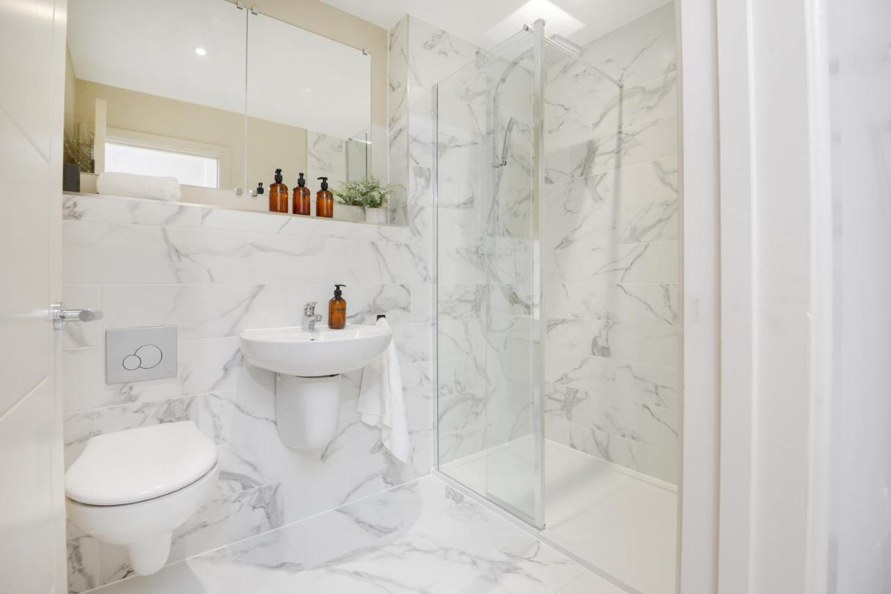 Apartment Three - Free Private Car Park - Sleeps 6 - 3 Shower Rooms - By Ocean City Retreats Plymouth Exteriör bild