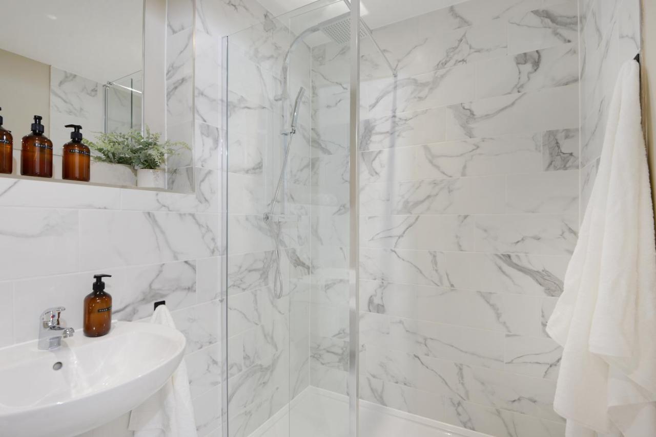 Apartment Three - Free Private Car Park - Sleeps 6 - 3 Shower Rooms - By Ocean City Retreats Plymouth Exteriör bild