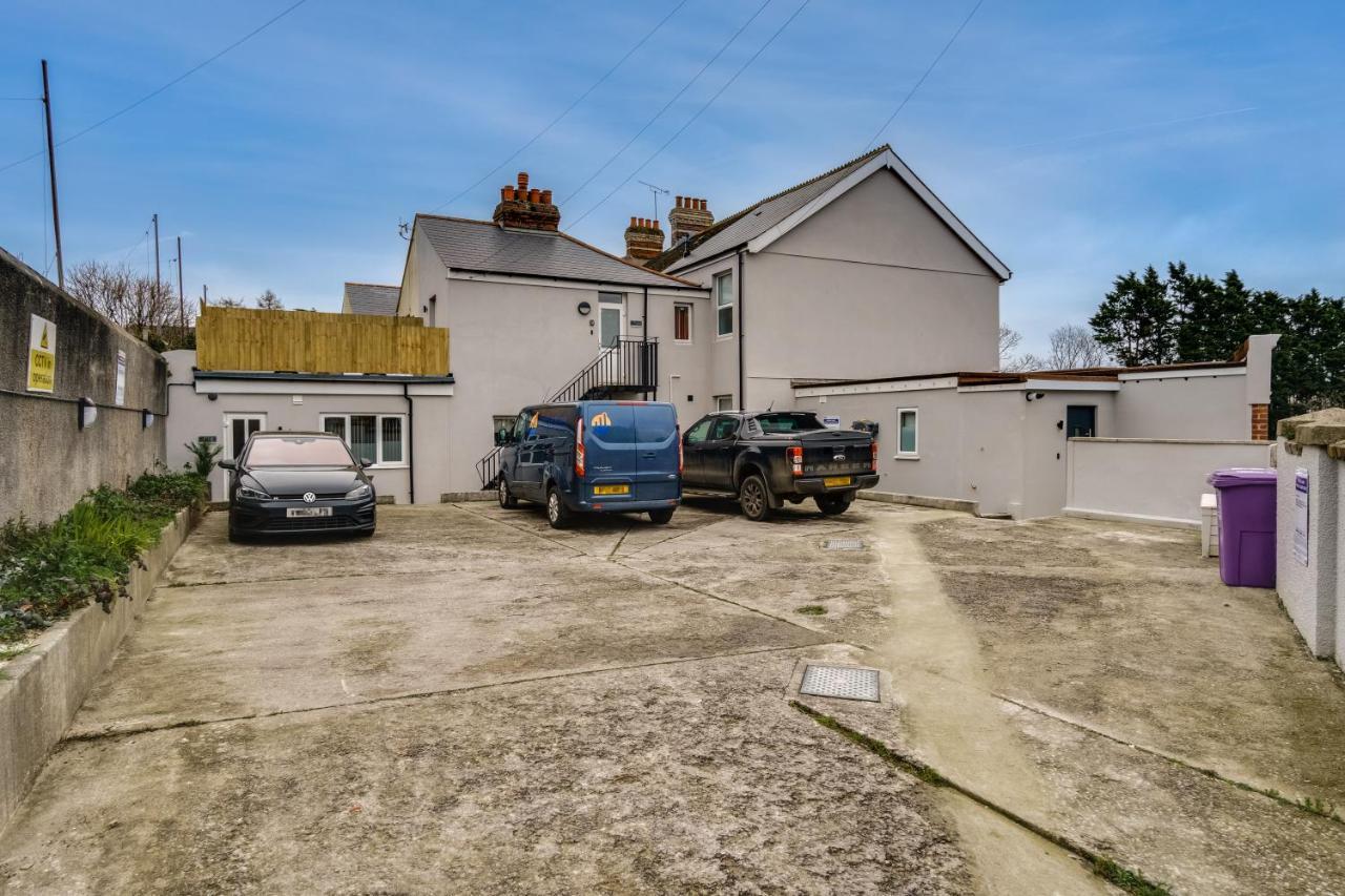 Apartment Three - Free Private Car Park - Sleeps 6 - 3 Shower Rooms - By Ocean City Retreats Plymouth Exteriör bild